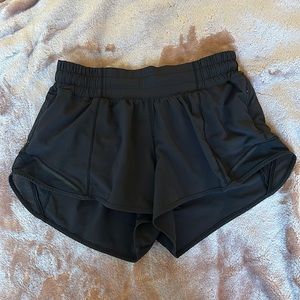 Lululemon Run Hotty Hot Low-Rise Shorts 2.5”